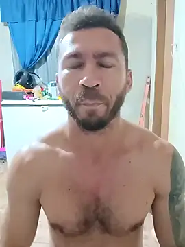 RobertoLuiz84 online show from May 4, 2026, 2:37 am