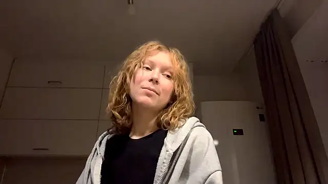 Snapshot of ElfriedaZwack chatting on December 1, 2025, 5:14 pm ElfriedaZwack online show from December 1, 2025, 5:14 pm