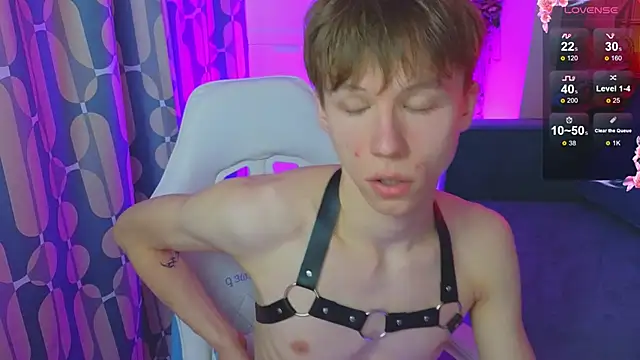 cuMte boy online show from April 30, 2026, 2:07 am
