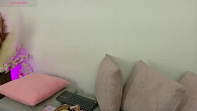 Snapshot of Ambar_Carter chatting on December 1, 2025, 3:40 am Ambar Carter online show from December 1, 2025, 3:40 am