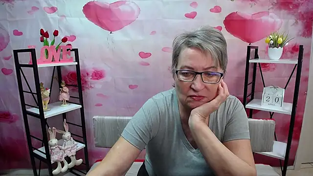 Snapshot of OlgaLuck chatting on April 20, 2026, 5:21 am OlgaLuck online show from April 20, 2026, 5:21 am