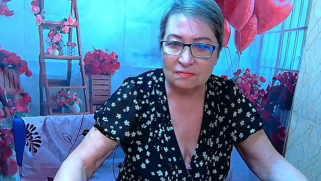 Snapshot of OlgaLuck chatting on April 2, 2026, 5:25 am OlgaLuck online show from April 2, 2026, 5:25 am