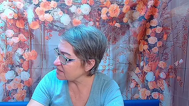 Snapshot of OlgaLuck chatting on December 5, 2025, 7:29 am OlgaLuck online show from December 5, 2025, 7:29 am