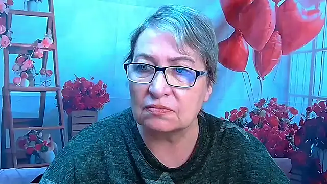 Snapshot of OlgaLuck chatting on April 16, 2026, 5:41 am OlgaLuck online show from April 16, 2026, 5:41 am