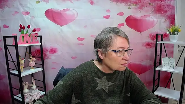 Snapshot of OlgaLuck chatting on April 27, 2026, 5:27 am OlgaLuck online show from April 27, 2026, 5:27 am