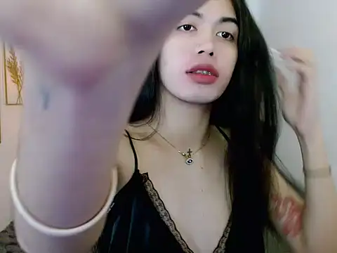 Snapshot of hollyyumiloove chatting on November 28, 2025, 3:23 pm hollyyumiloove online show from November 28, 2025, 3:23 pm