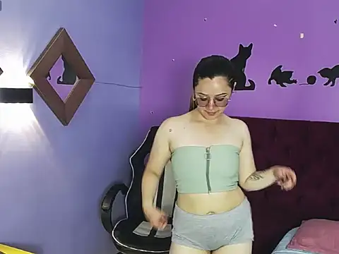 Alaiia    online show from January 17, 2026, 6:33 pm