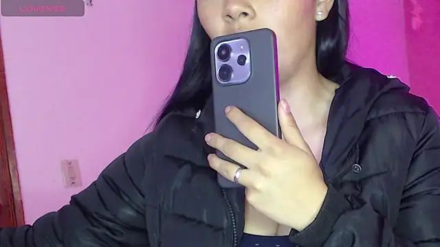 lia rose 6 online show from December 3, 2025, 1:21 pm