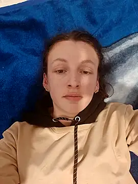 Snapshot of AlisKiv chatting on November 28, 2025, 8:31 pm AlisKiv online show from November 28, 2025, 8:31 pm