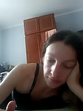 Snapshot of AlisKiv chatting on November 23, 2025, 10:03 am AlisKiv online show from November 23, 2025, 10:03 am