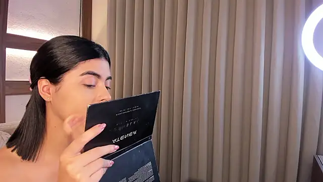 SarhaVega online show from March 1, 2026, 12:27 pm