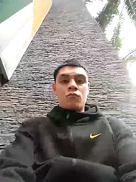 Snapshot of sebastianfelipe chatting on April 8, 2026, 10:11 pm sebastianfelipe online show from April 8, 2026, 10:11 pm