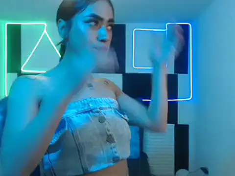 bonnie blue 18 online show from December 3, 2025, 1:32 pm