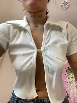 LauraRaider online show from July 18, 2026, 9:01 pm