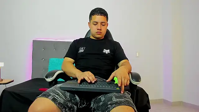 bry hill online show from December 3, 2025, 1:21 pm