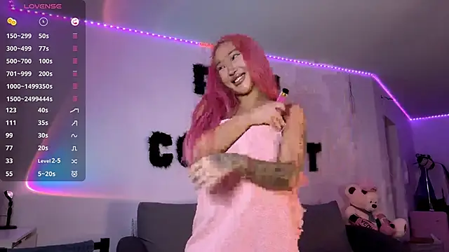 Snapshot of EIeniVanwart chatting on February 18, 2026, 4:03 pm EIeniVanwart online show from February 18, 2026, 4:03 pm