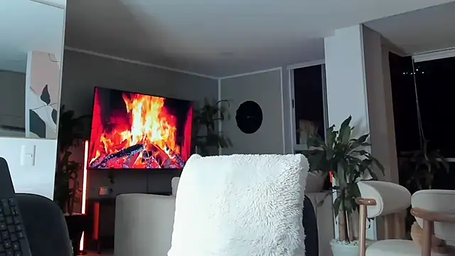 Valenthino Salvatore online show from March 13, 2026, 3:44 am