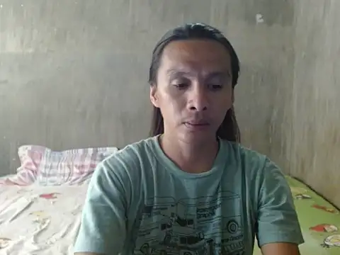 Snapshot of lovelycarla32 chatting on May 27, 2026, 5:04 am lovelycarla32 online show from May 27, 2026, 5:04 am