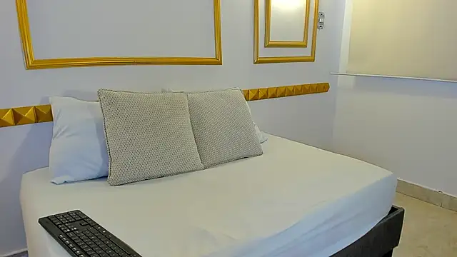 zully28  online show from December 20, 2025, 12:08 pm