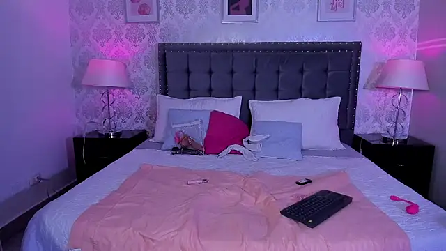 Snapshot of Evabellee chatting on November 29, 2025, 2:17 pm Evabellee online show from November 29, 2025, 2:17 pm