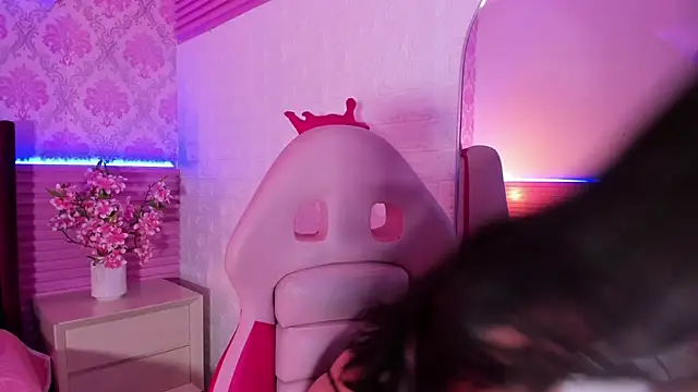 Evabellee online show from January 15, 2026, 12:52 pm