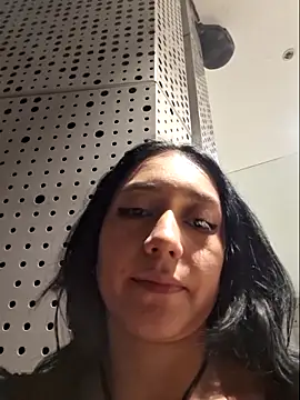Eveeelyn25 online show from May 9, 2026, 12:14 am