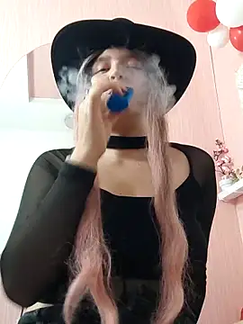 Snapshot of CandySwan chatting on February 16, 2026, 11:57 pm CandySwan online show from February 16, 2026, 11:57 pm