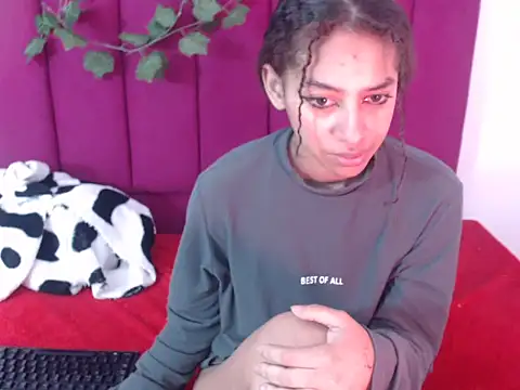 Tinyy Star online show from November 29, 2025, 2:34 am