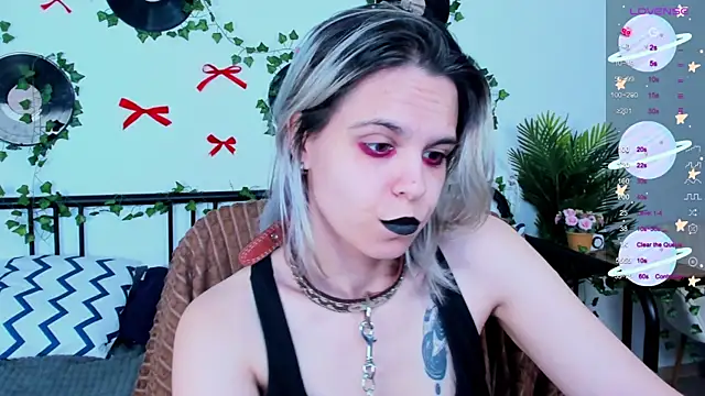Snapshot of LiraBelle chatting on June 12, 2026, 9:51 am LiraBelle online show from June 12, 2026, 9:51 am