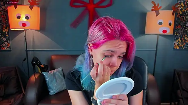 LiraBelle online show from January 8, 2026, 3:23 am