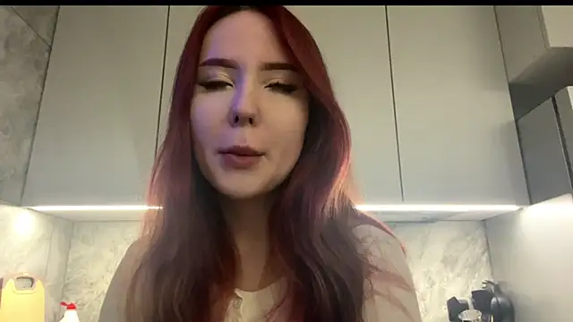 Snapshot of DaphineMckoy chatting on December 4, 2025, 6:12 am DaphineMckoy online show from December 4, 2025, 6:12 am