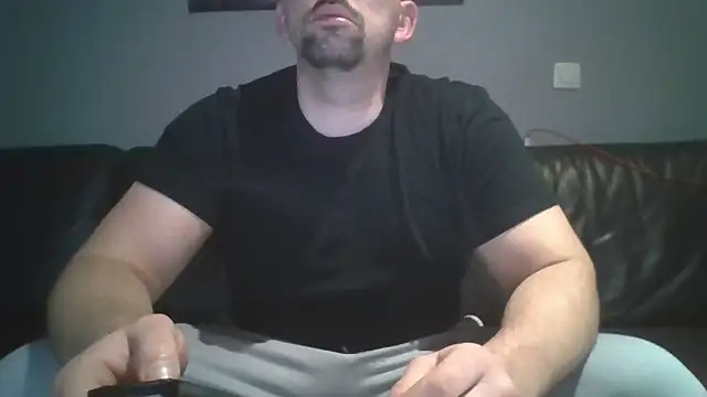 Snapshot of DeeLouLou chatting on November 30, 2025, 5:41 am DeeLouLou online show from November 30, 2025, 5:41 am