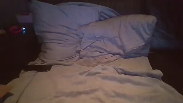 DeeLouLou online show from December 20, 2025, 12:24 am