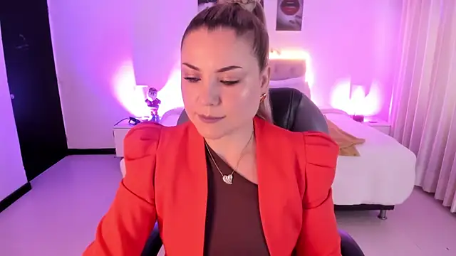 Snapshot of Violeta_Hotter chatting on December 5, 2025, 11:20 am Violeta Hotter online show from December 5, 2025, 11:20 am