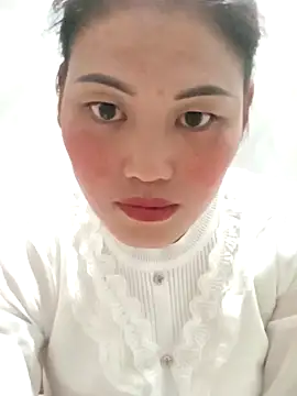 lynae-0 online show from December 3, 2025, 2:27 pm