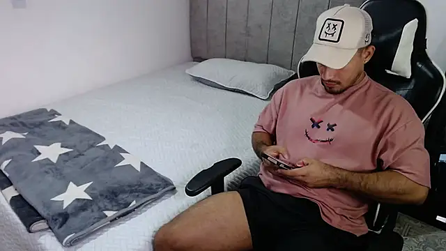 Snapshot of miller_cuper chatting on November 27, 2025, 8:20 pm miller cuper online show from November 27, 2025, 8:20 pm