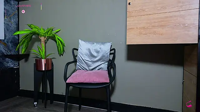 Luca Fuego online show from December 4, 2025, 4:50 pm