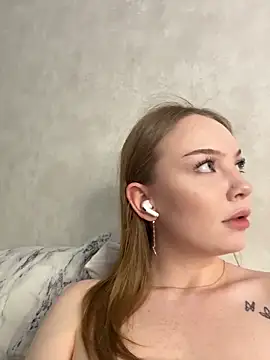 Snapshot of feral__berryss chatting on December 1, 2025, 3:13 pm feral berryss online show from December 1, 2025, 3:13 pm