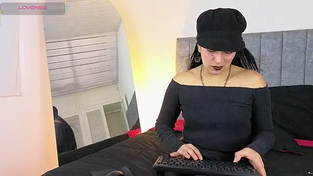 KasandraGrant online show from January 8, 2026, 8:15 pm