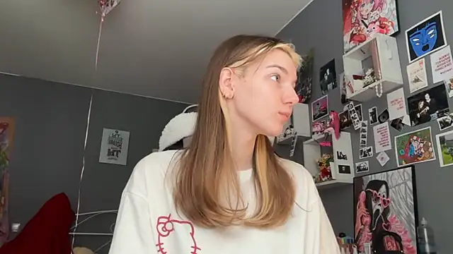 MILLIE MUR online show from February 17, 2026, 12:13 pm