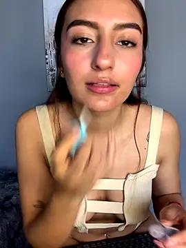 ZoeJohnson Pink online show from December 15, 2025, 4:24 pm