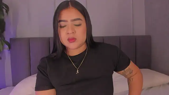 Snapshot of alejandrarojas_ chatting on June 19, 2026, 12:55 pm alejandrarojas online show from June 19, 2026, 12:55 pm