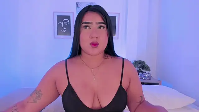 alejandrarojas  online show from April 30, 2026, 1:07 pm
