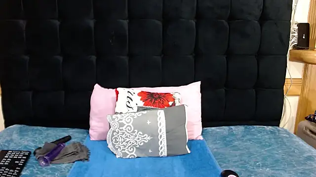 SexyAdelexx online show from January 19, 2026, 2:15 am