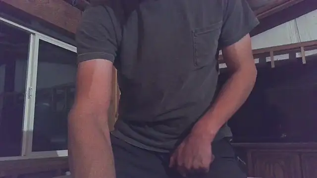 Snapshot of Ruggeddude8 chatting on December 4, 2025, 6:34 am Ruggeddude8 online show from December 4, 2025, 6:34 am