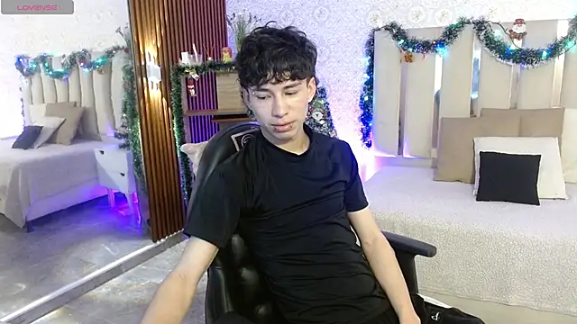 Snapshot of kaelwolf_tay chatting on November 24, 2025, 7:36 pm kaelwolf tay online show from November 24, 2025, 7:36 pm