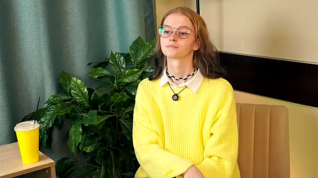 Snapshot of ToyaPletz chatting on November 23, 2025, 10:36 am ToyaPletz online show from November 23, 2025, 10:36 am