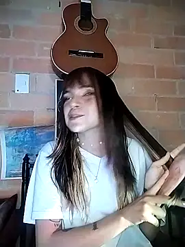 Snapshot of JennBenett_ chatting on December 5, 2025, 1:49 am JennBenett online show from December 5, 2025, 1:49 am