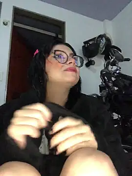 Snapshot of Miharu_ chatting on December 4, 2025, 9:58 pm Miharu online show from December 4, 2025, 9:58 pm