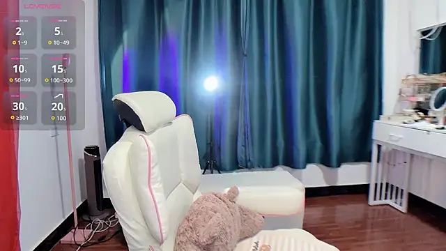 Snapshot of Mimiya-833 chatting on December 2, 2025, 7:21 am Mimiya-833 online show from December 2, 2025, 7:21 am